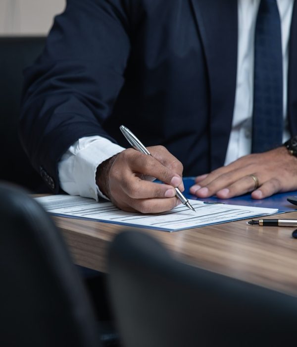 man-lawyer-office-5806012-1-1-1-1.jpg